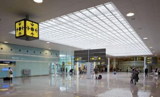 aeroport barcelone interieur-small