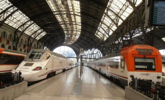 train Barcelona-small train Barcelona-small
